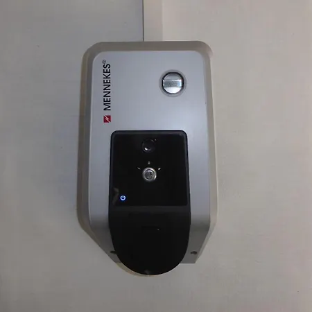 Gut-rattelvitz-galerie-d-hochwertig-sauna-kamin-etankstelle-spielscheune-15-000qm-parkland Lejlighed Gingst