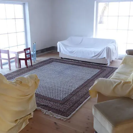 Apartment Gut-rattelvitz-galerie-d-hochwertig-sauna-kamin-etankstelle-spielscheune-15-000qm-parkland *