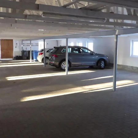 Gut-rattelvitz-galerie-d-hochwertig-sauna-kamin-etankstelle-spielscheune-15-000qm-parkland Lejlighed *