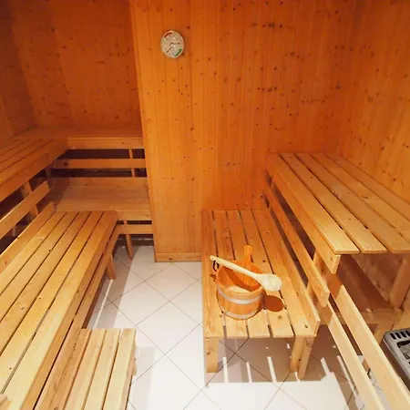 Gut-rattelvitz-galerie-d-hochwertig-sauna-kamin-etankstelle-spielscheune-15-000qm-parkland * Gingst