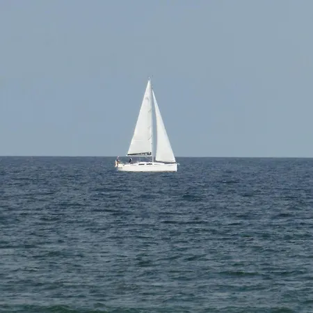 Gut-rattelvitz-galerie-d-hochwertig-sauna-kamin-etankstelle-spielscheune-15-000qm-parkland *