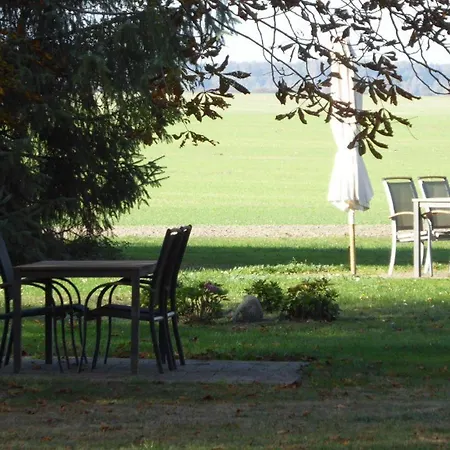 Gut-rattelvitz-galerie-d-hochwertig-sauna-kamin-etankstelle-spielscheune-15-000qm-parkland