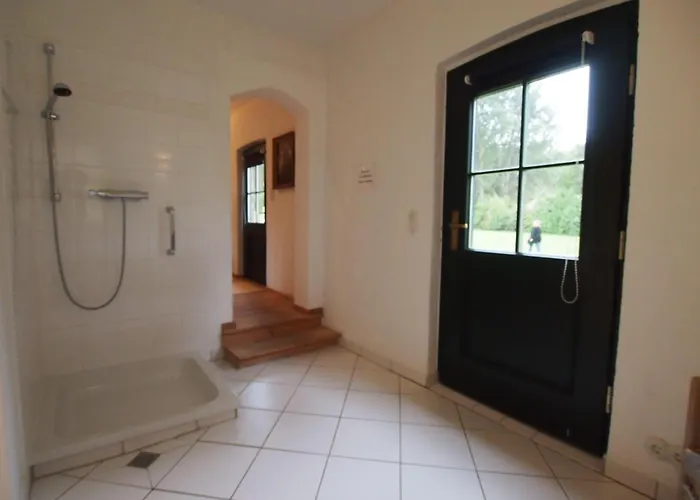 Gut-rattelvitz-galerie-d-hochwertig-sauna-kamin-etankstelle-spielscheune-15-000qm-parkland Apartman *
