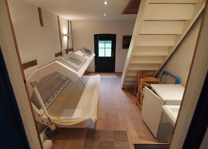 Gut-rattelvitz-galerie-d-hochwertig-sauna-kamin-etankstelle-spielscheune-15-000qm-parkland *