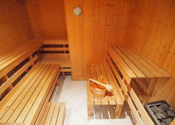 Gut-rattelvitz-galerie-d-hochwertig-sauna-kamin-etankstelle-spielscheune-15-000qm-parkland * Gingst