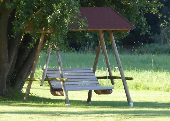 Gut-rattelvitz-galerie-d-hochwertig-sauna-kamin-etankstelle-spielscheune-15-000qm-parkland Apartman