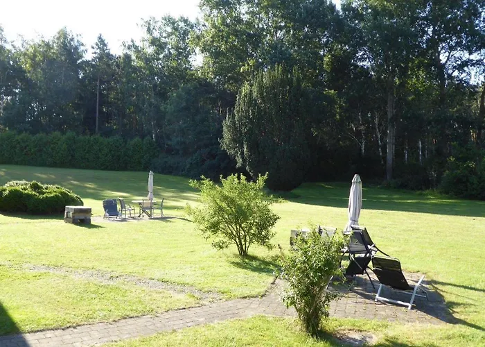 Gut-rattelvitz-galerie-d-hochwertig-sauna-kamin-etankstelle-spielscheune-15-000qm-parkland Gingst